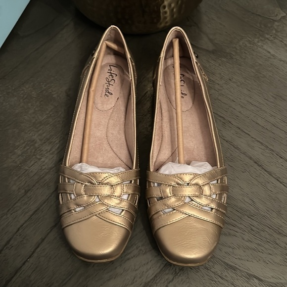 LIFESTRIDE WOMENS DIVERSE FLAT TAUPE (NARROW) - Picture 3 of 8